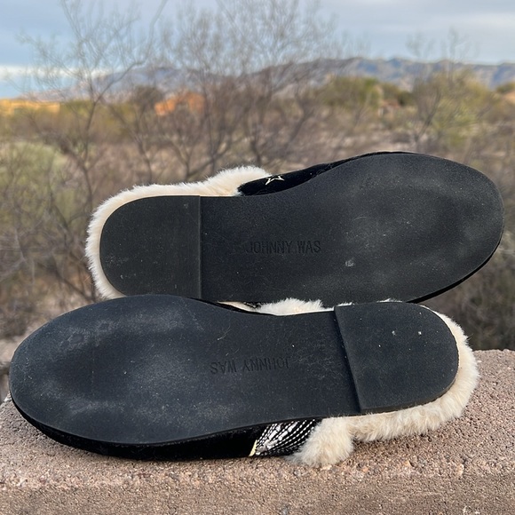 ⭐️🌙 Johnny Was Celestial Embroidered Boho Black Velvet Slippers 🌙⭐️ - Picture 11 of 16
